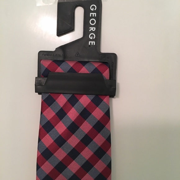 ❤️NWT Men’s Red & Blue Tie By George - Picture 5 of 6